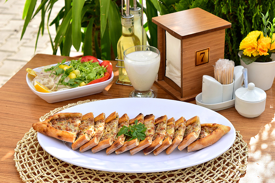 Kıymalı Kaşarlı Pide İnebolu Gazibey Fırını