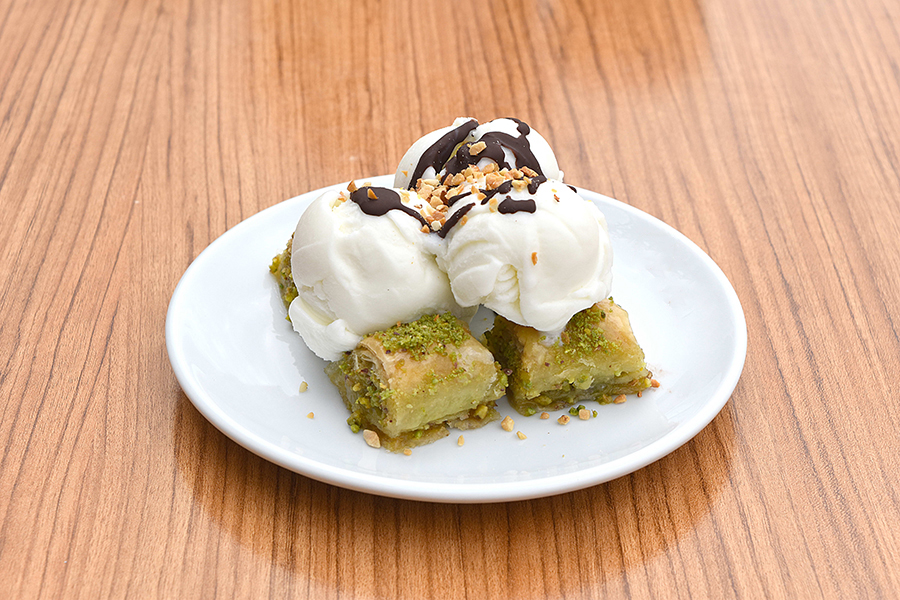 Dondurmalı Baklava İnebolu Gazibey Fırını